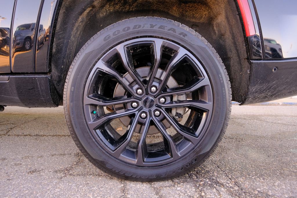 Used 2023 Jeep Grand Wagoneer L Series III w/ Rear Seat Video Group 1 image 48