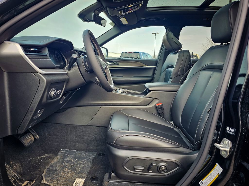 New 2026 Jeep Grand Cherokee Limited image 11