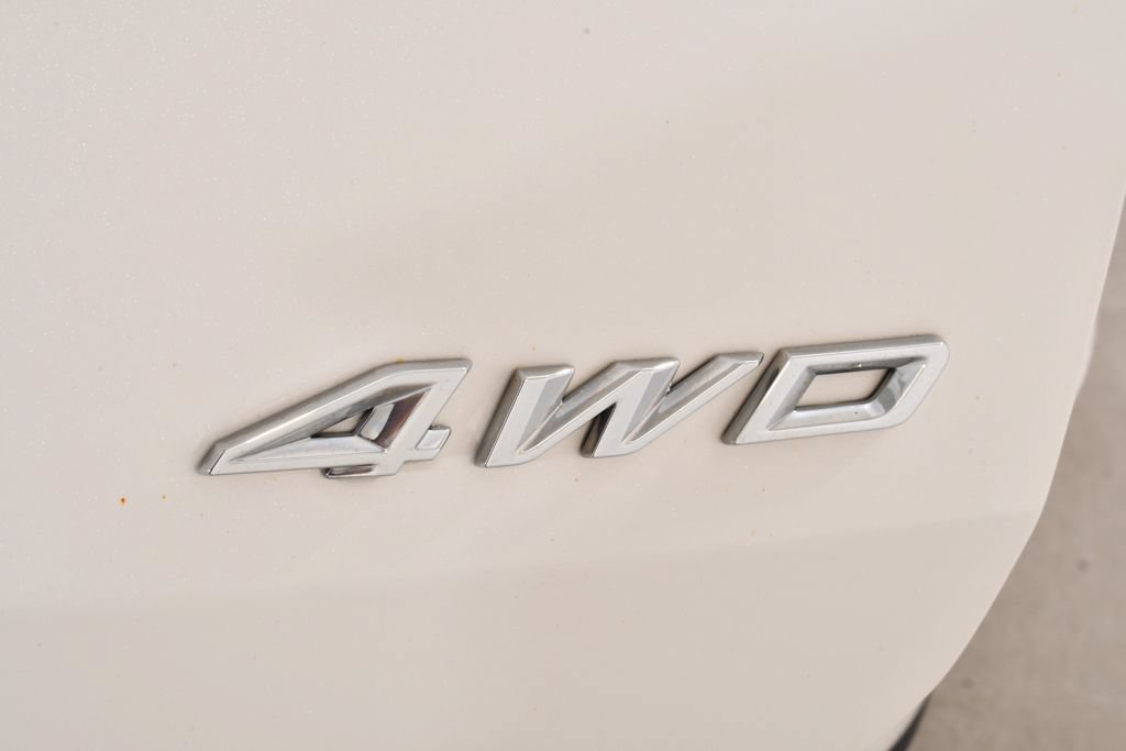 Used 2022 Ford Explorer XLT w/ Equipment Group 202A AWD/4WD image 22