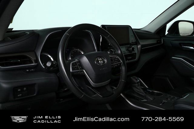 Used 2024 Toyota Highlander XLE image 4