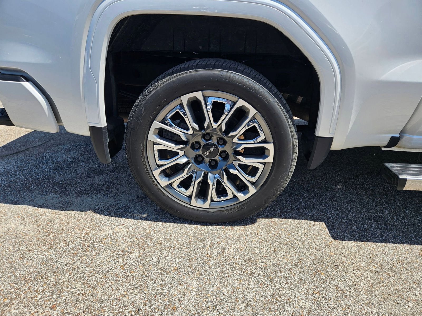 Used 2025 GMC Sierra 1500 Denali Ultimate image 30