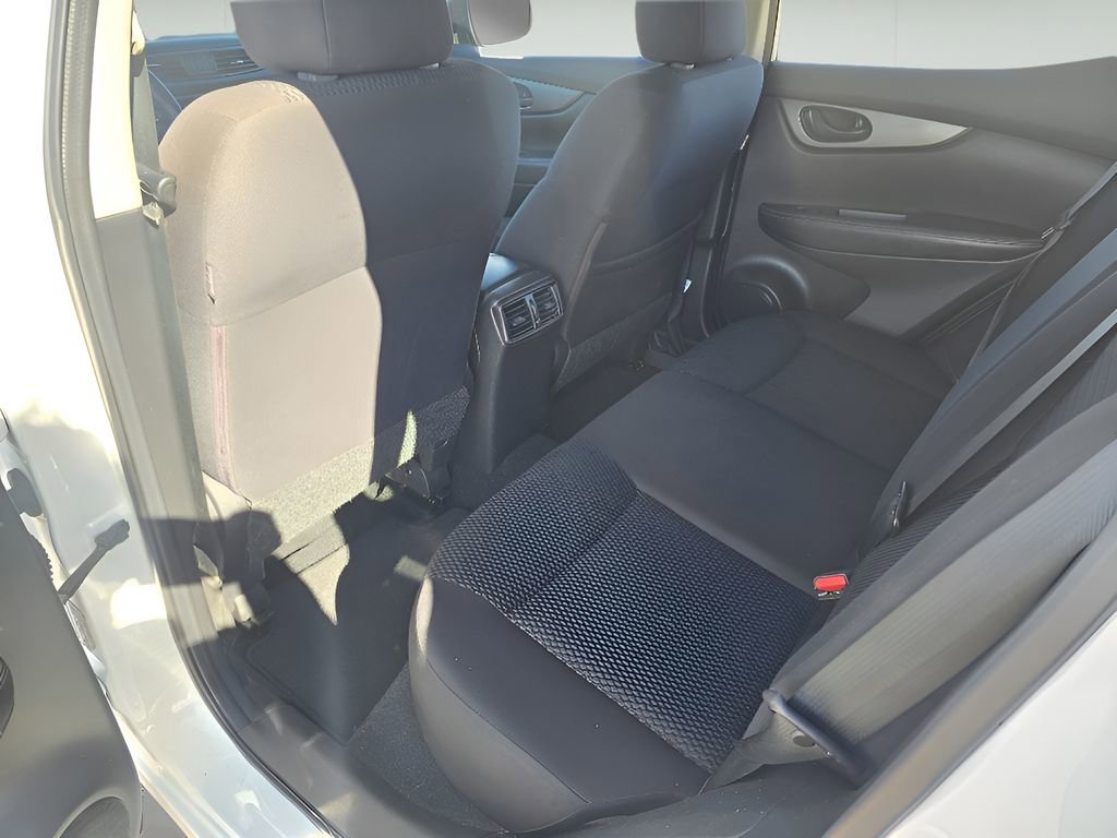Used 2019 Nissan Rogue Sport S image 14