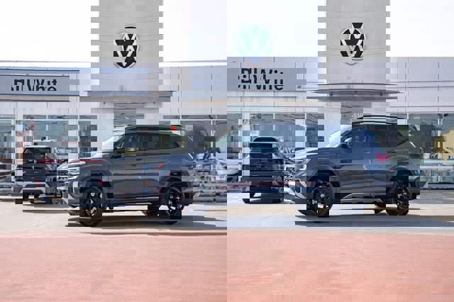 New 2026 Volkswagen Atlas Peak Edition image 1