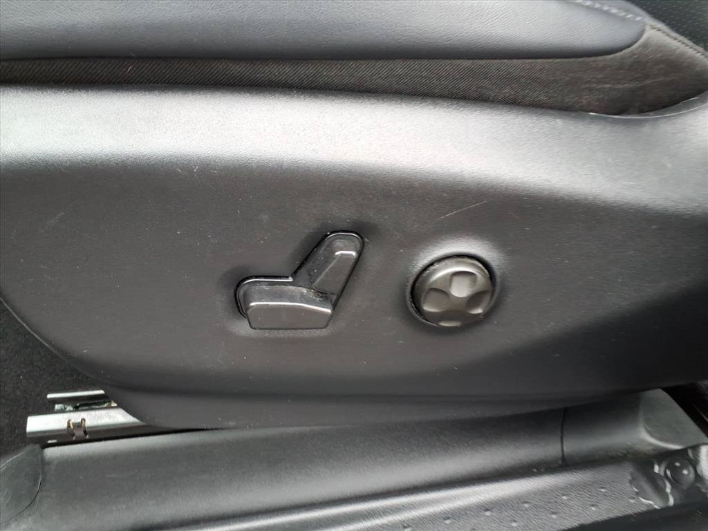 Used 2025 Chrysler Pacifica Select FWD image 23