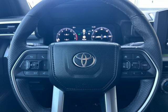 Certified 2025 Toyota Tacoma TRD Off-Road AWD/4WD image 27