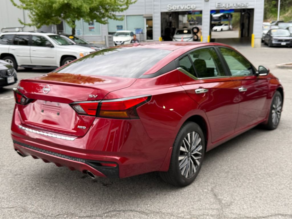 Used 2023 Nissan Altima 2.5 SV w/ SV Premium Package AWD/4WD image 6