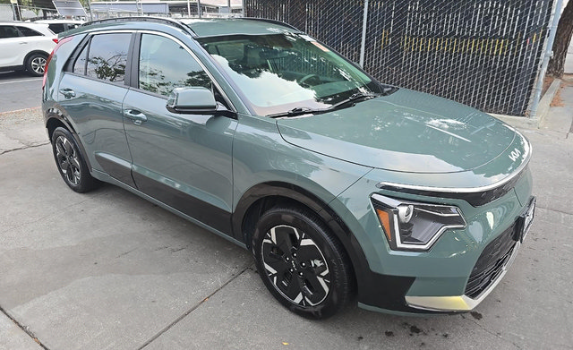 Used 2024 Kia Niro Wind FWD image 1