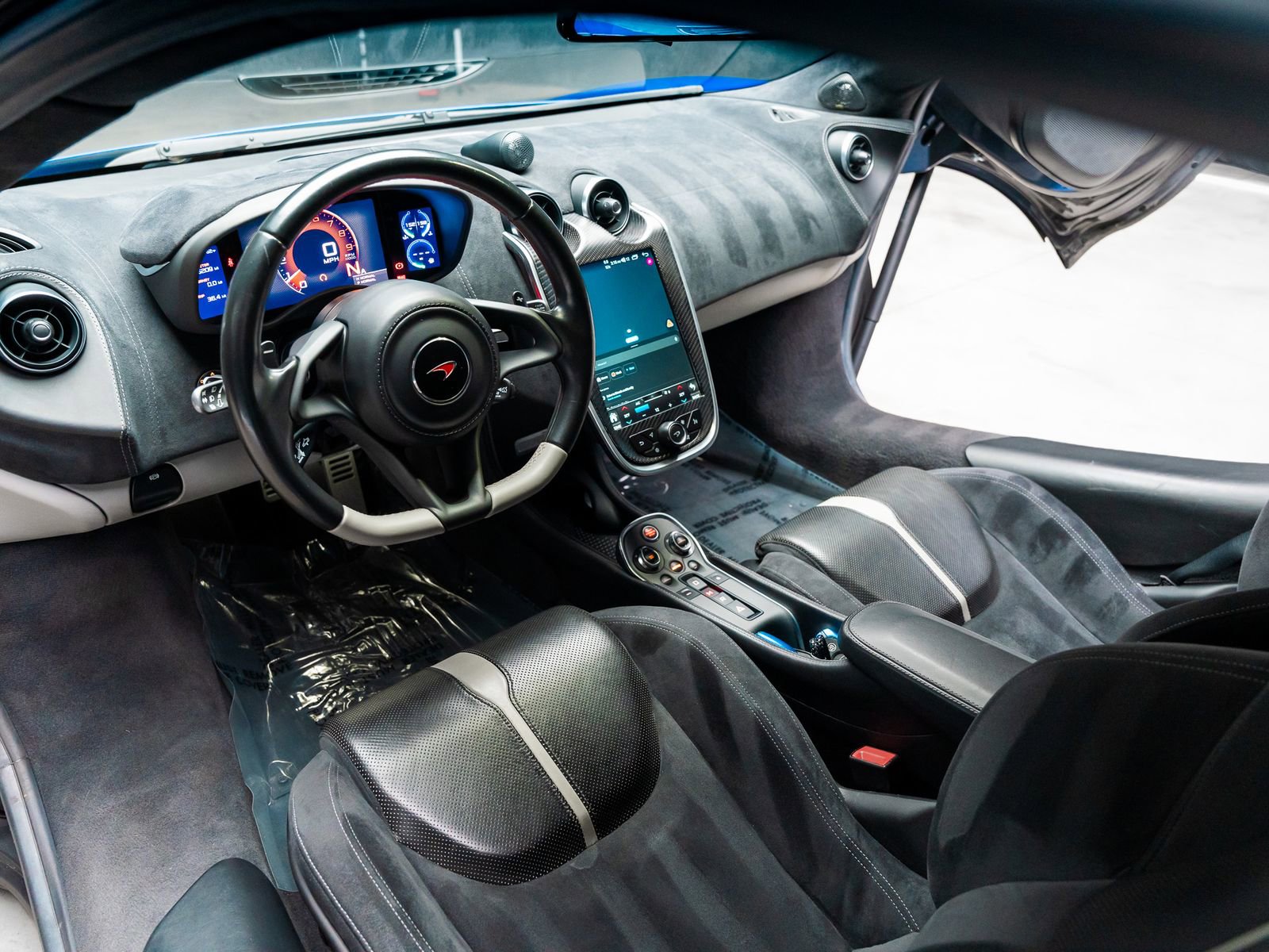 Used 2016 McLaren 570S Coupe RWD image 5