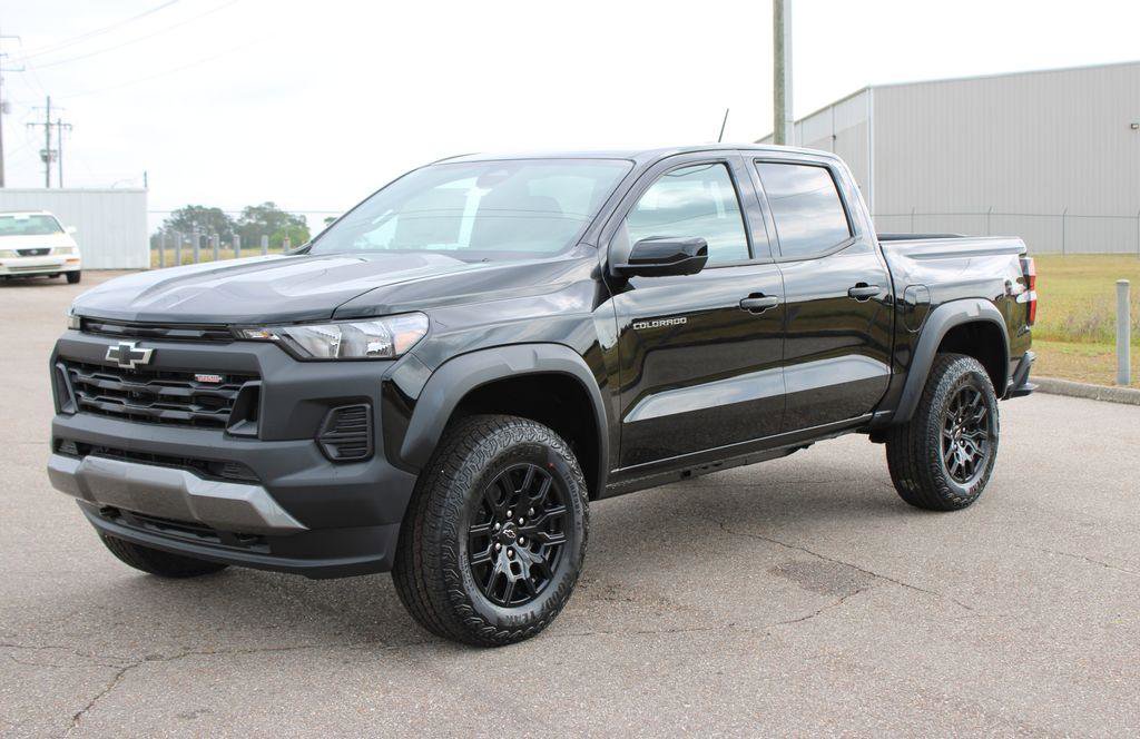New 2026 Chevrolet Colorado Trail Boss AWD/4WD image 2