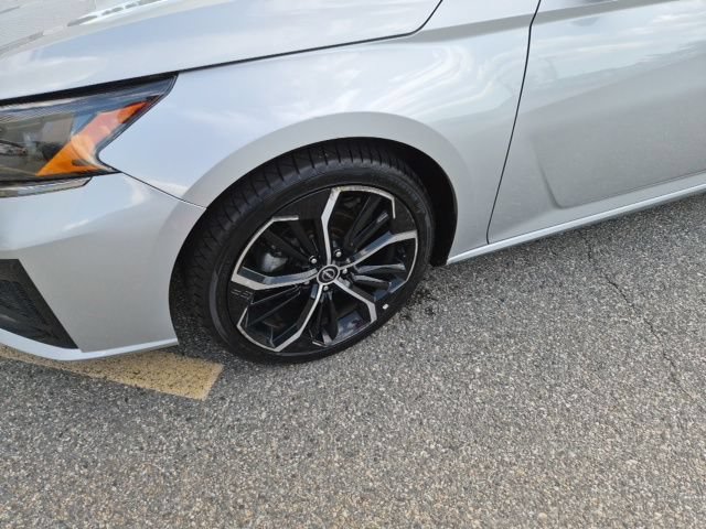 Used 2024 Nissan Altima 2.5 SR FWD image 6
