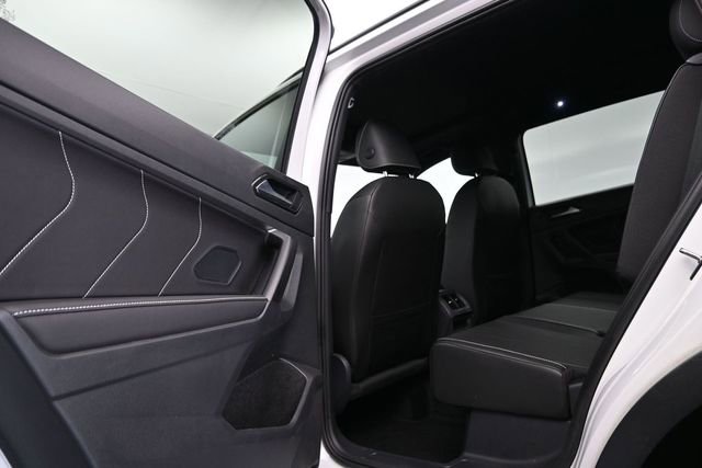 Used 2023 Volkswagen Tiguan SE R-Line FWD image 13