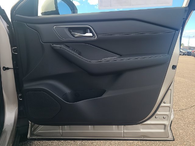New 2026 Nissan Rogue Platinum AWD/4WD image 26