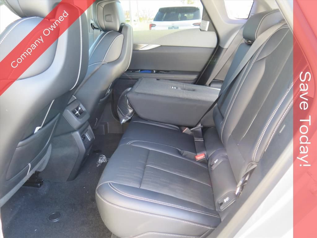 New 2026 Cadillac Optiq Luxury 2 RWD image 24