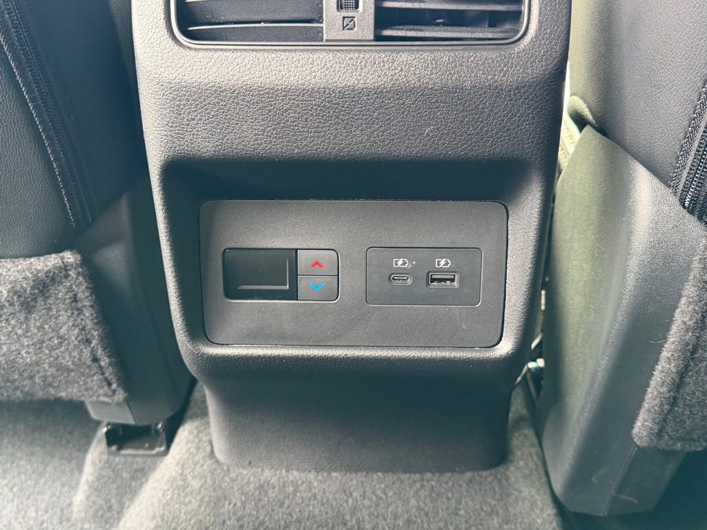 Used 2023 Nissan Rogue SL w/ SL Premium Package image 28