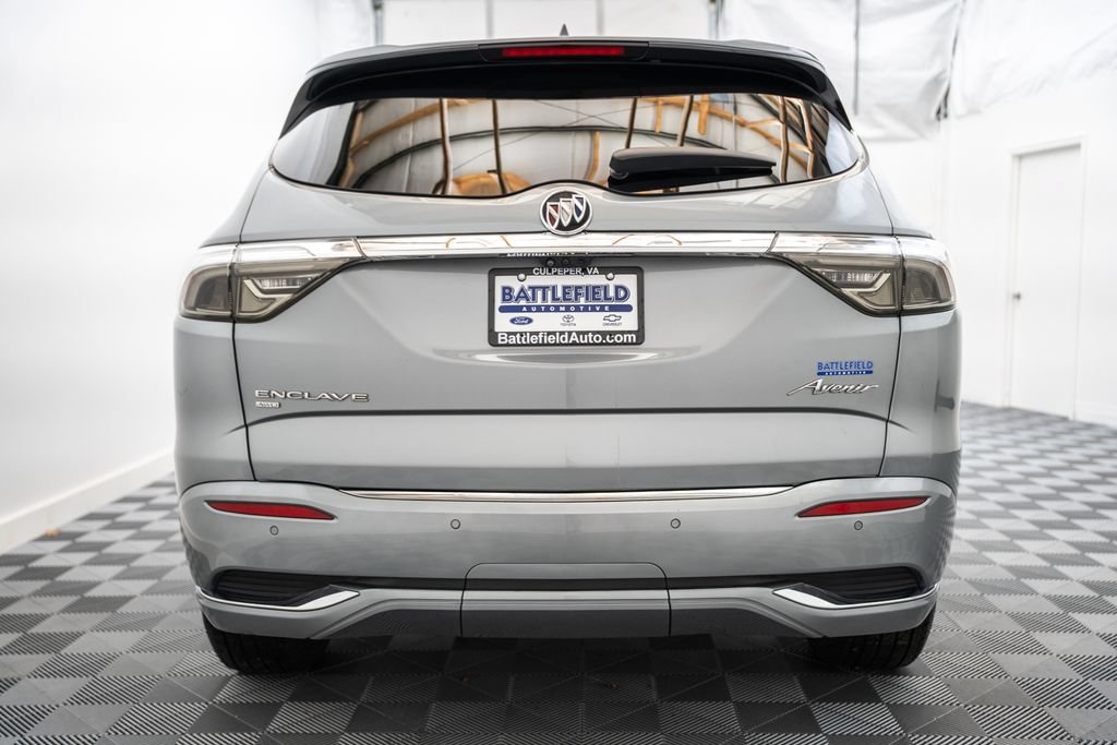 Used 2024 Buick Enclave Avenir w/ Avenir Technology Package AWD/4WD image 6