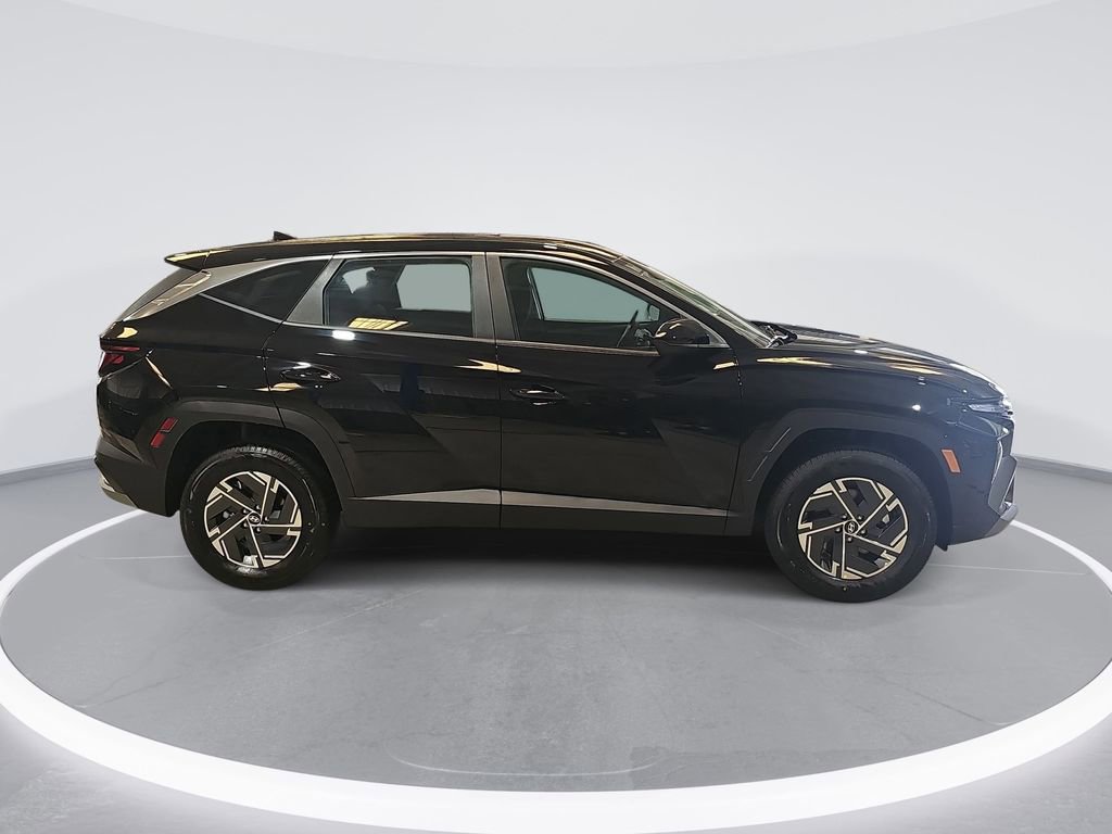New 2026 Hyundai Tucson Blue SE AWD/4WD image 4