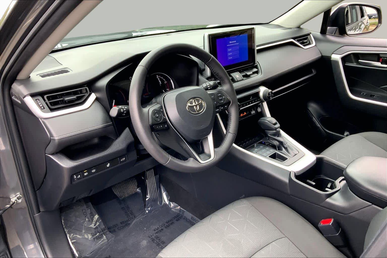 Used 2023 Toyota RAV4 XLE w/ Convenience Package AWD/4WD image 18