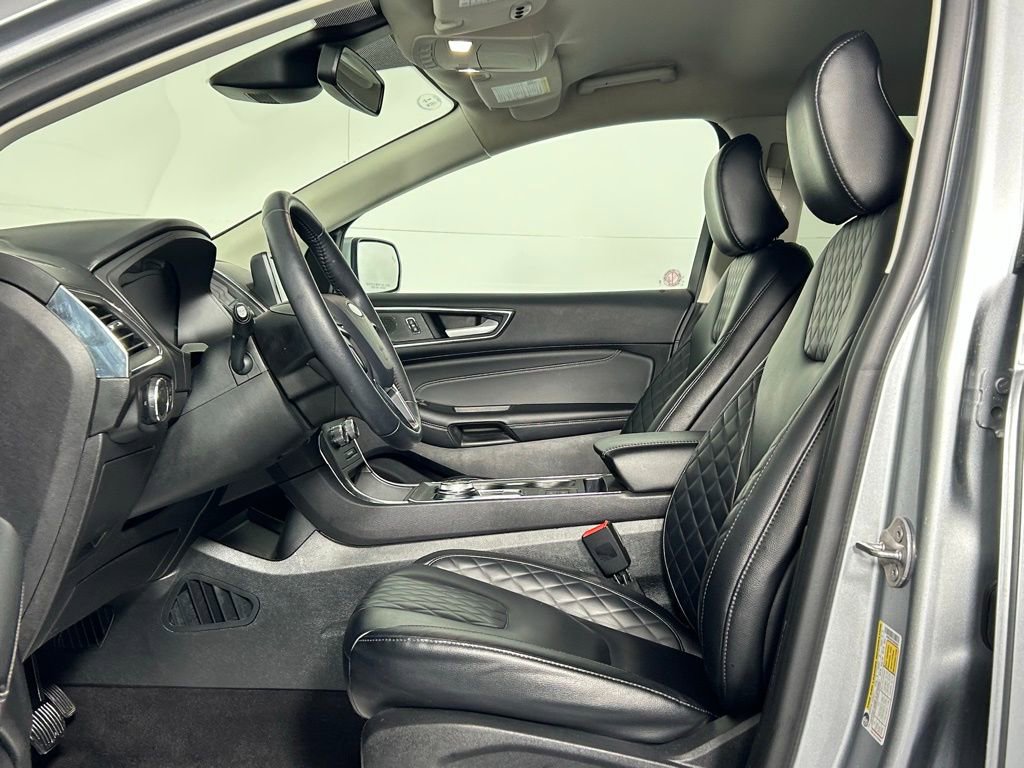 Used 2024 Ford Edge Titanium image 33
