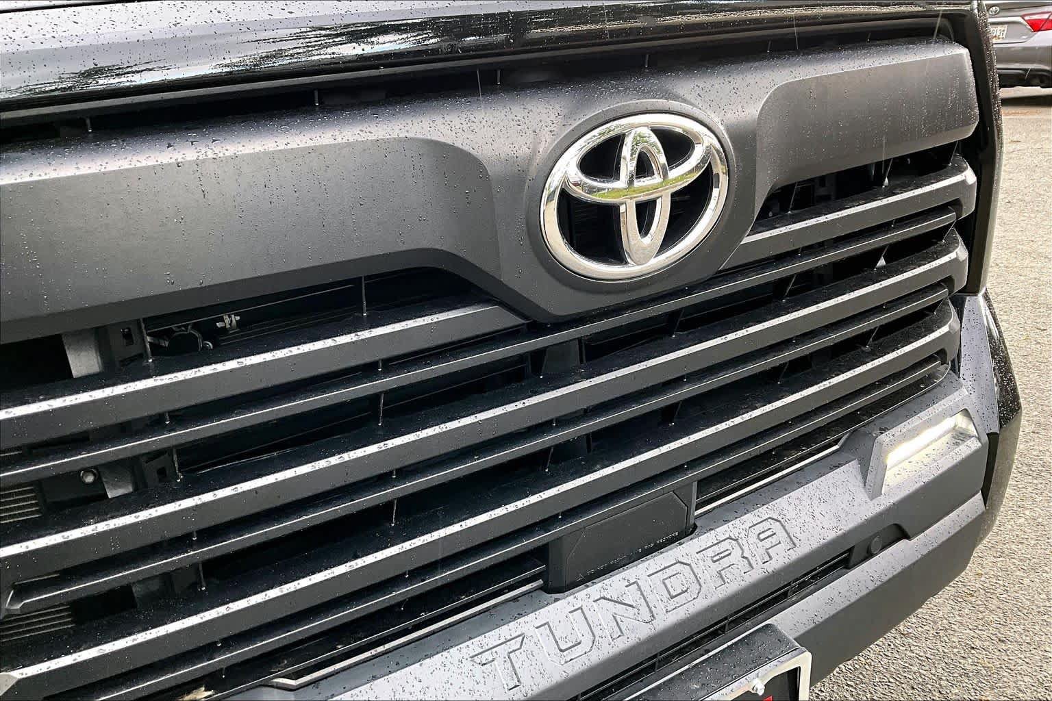 Used 2023 Toyota Tundra SR5 w/ SR5 Convenience Package AWD/4WD image 33