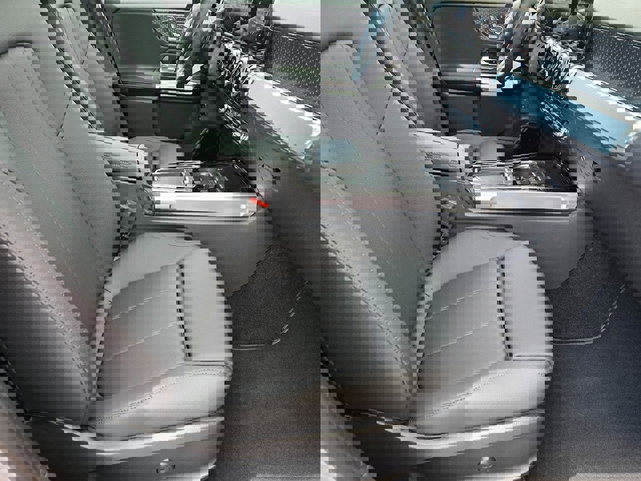 New 2026 Mercedes-Benz GLB 250 4MATIC image 39