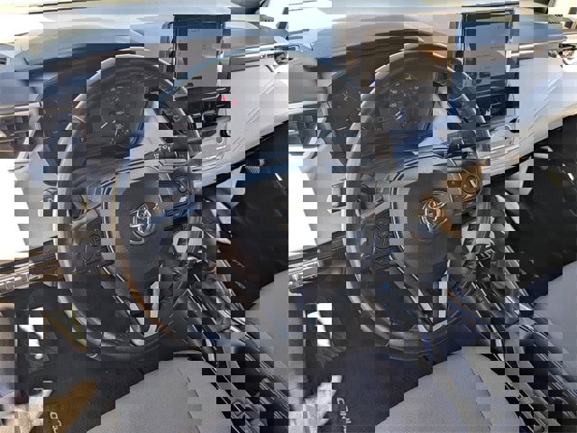 Used 2024 Toyota Corolla SE image 29