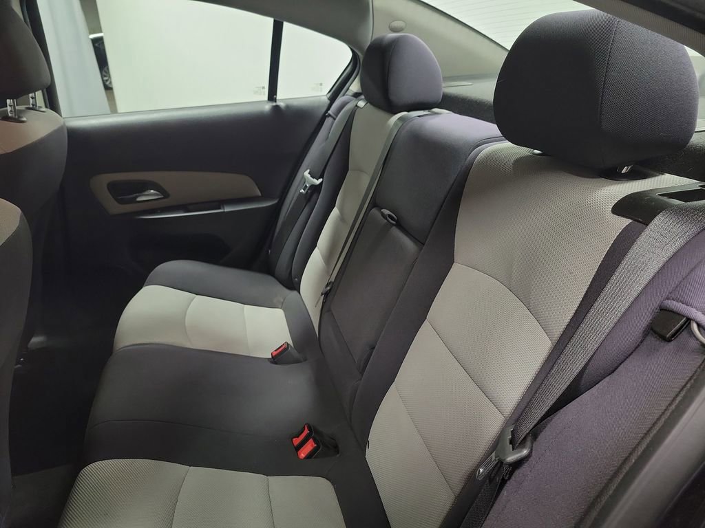 Used 2014 Chevrolet Cruze LS image 19