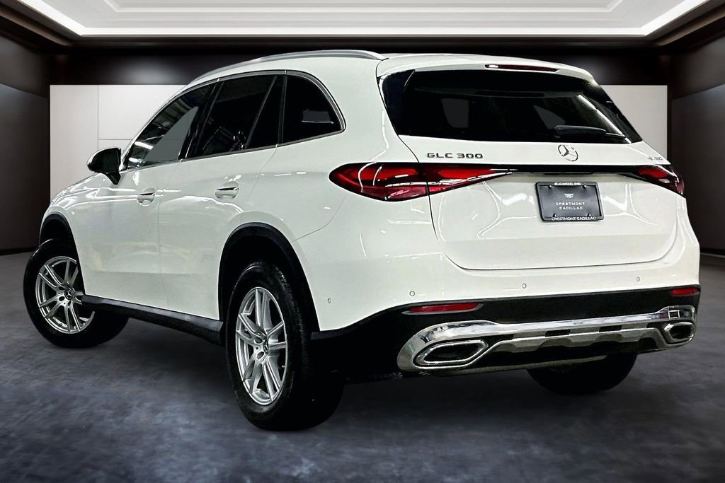 Used 2023 Mercedes-Benz GLC 300 4MATIC image 4