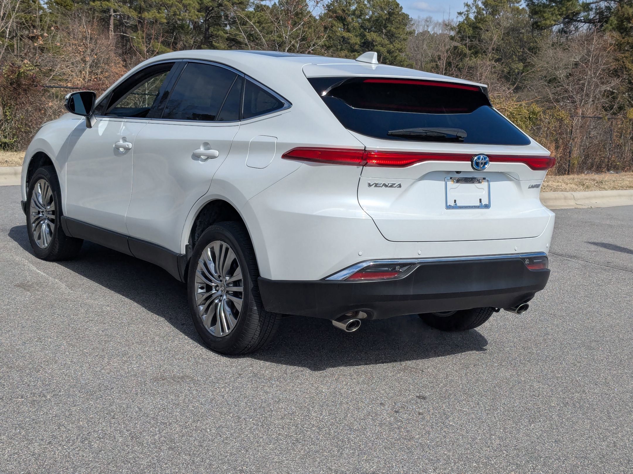 Used 2024 Toyota Venza Limited image 8