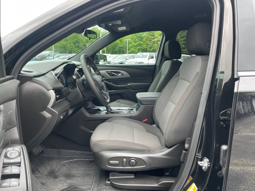 Used 2023 Chevrolet Traverse LT w/ LPO, Floor Liner Package AWD/4WD image 32