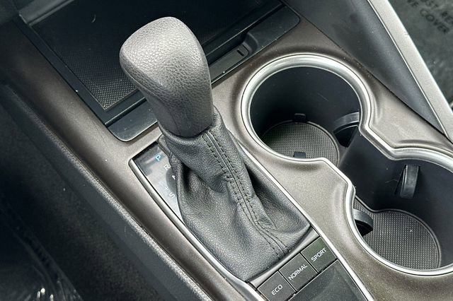 Used 2022 Toyota Camry LE FWD image 25