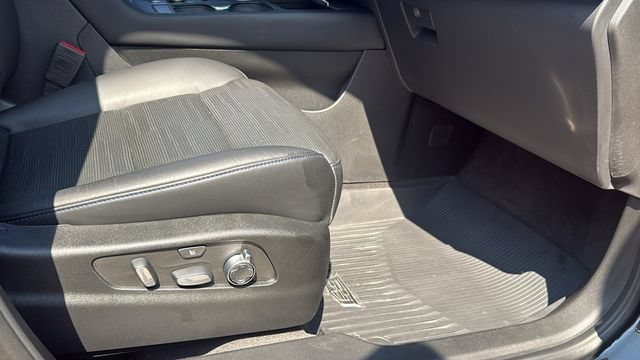 Used 2024 Cadillac XT4 Sport AWD/4WD image 13