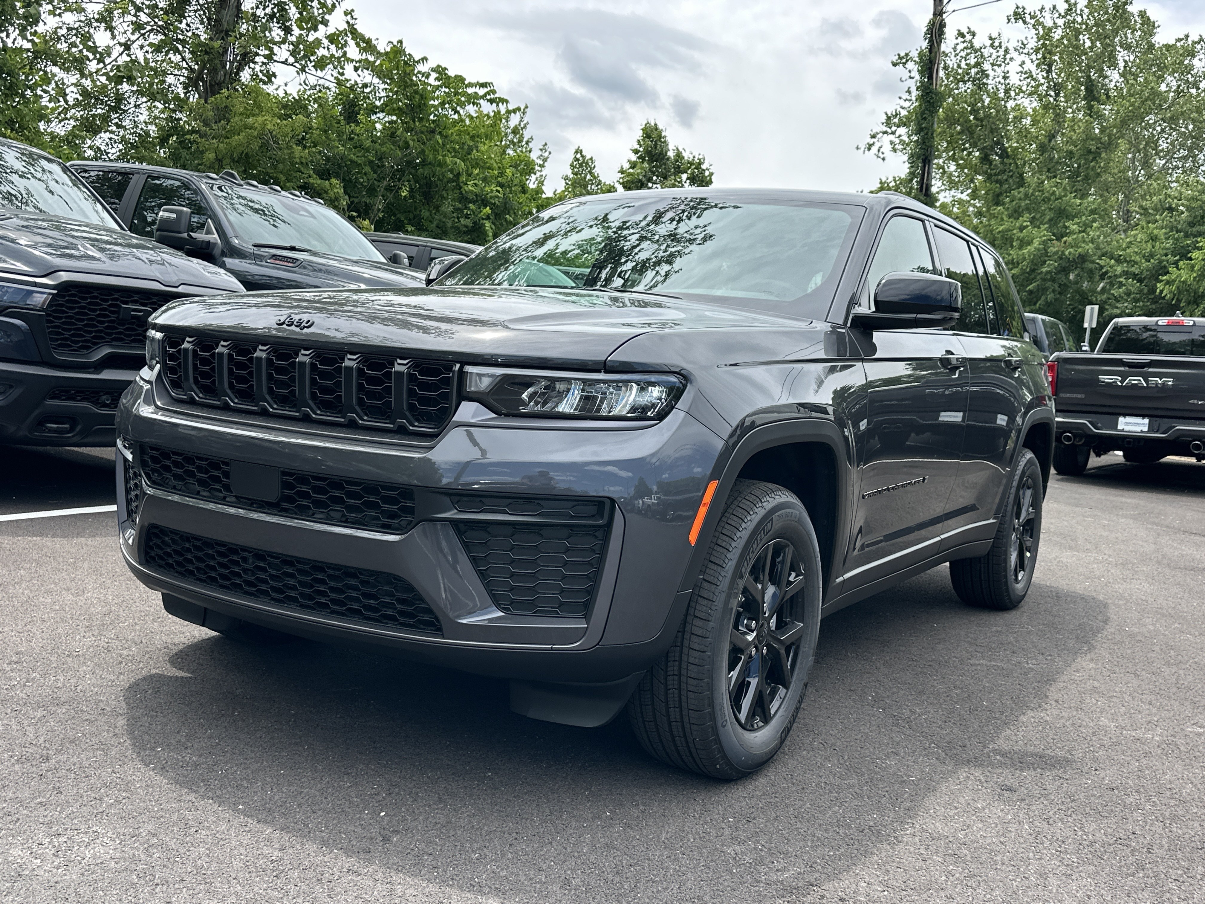 New 2026 Jeep Grand Cherokee Altitude AWD/4WD image 20