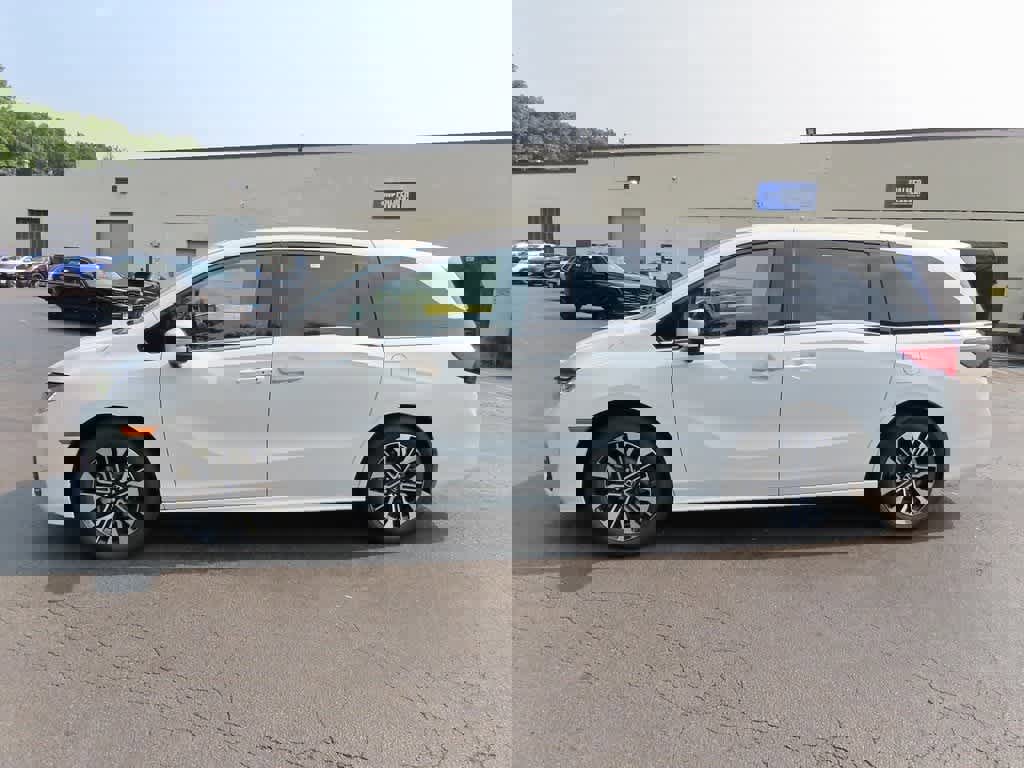 New 2026 Honda Odyssey Elite image 3