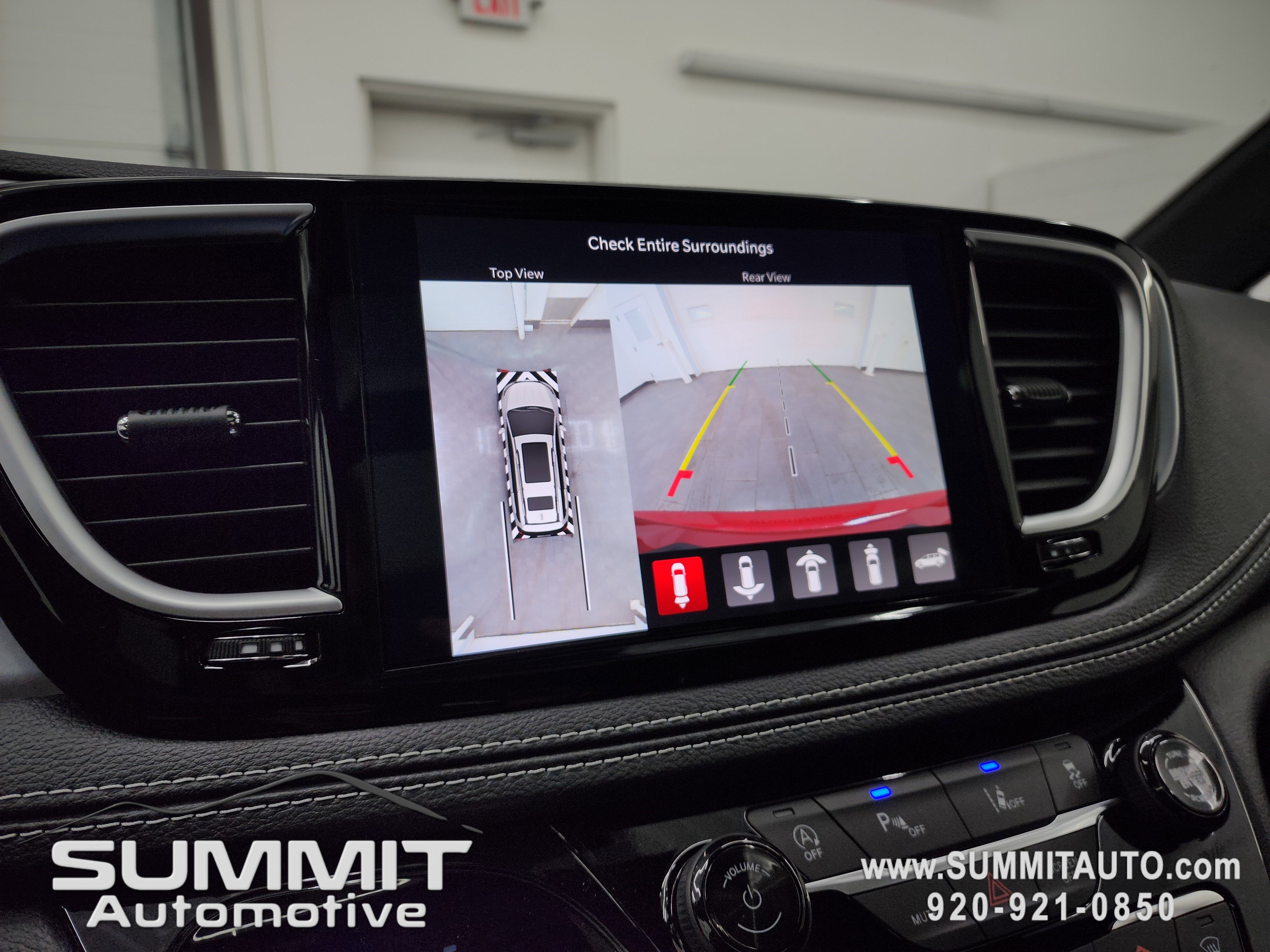 New 2026 Chrysler Pacifica Limited w/ S Appearance Package image 17