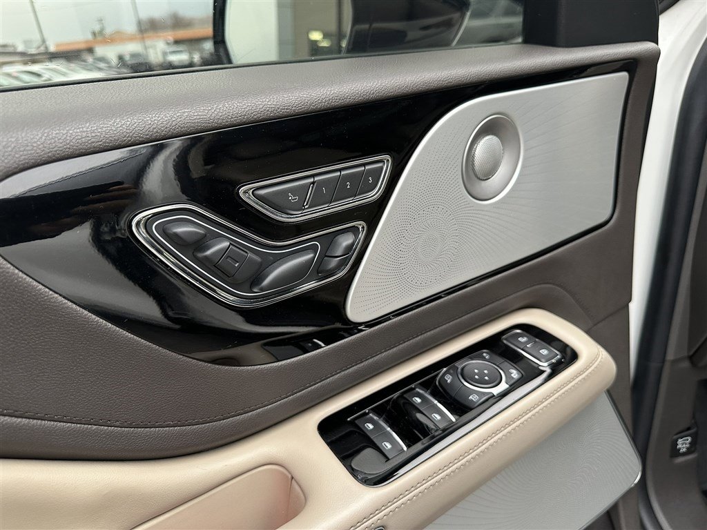 Used 2022 Lincoln Aviator Reserve w/ Equipment Group 201A image 20