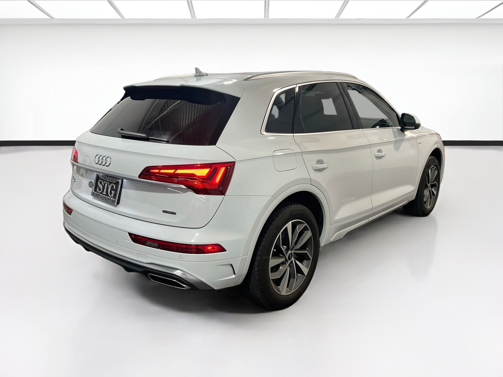 Used 2022 Audi Q5 2.0T Premium Plus w/ Premium Plus Package AWD/4WD image 4
