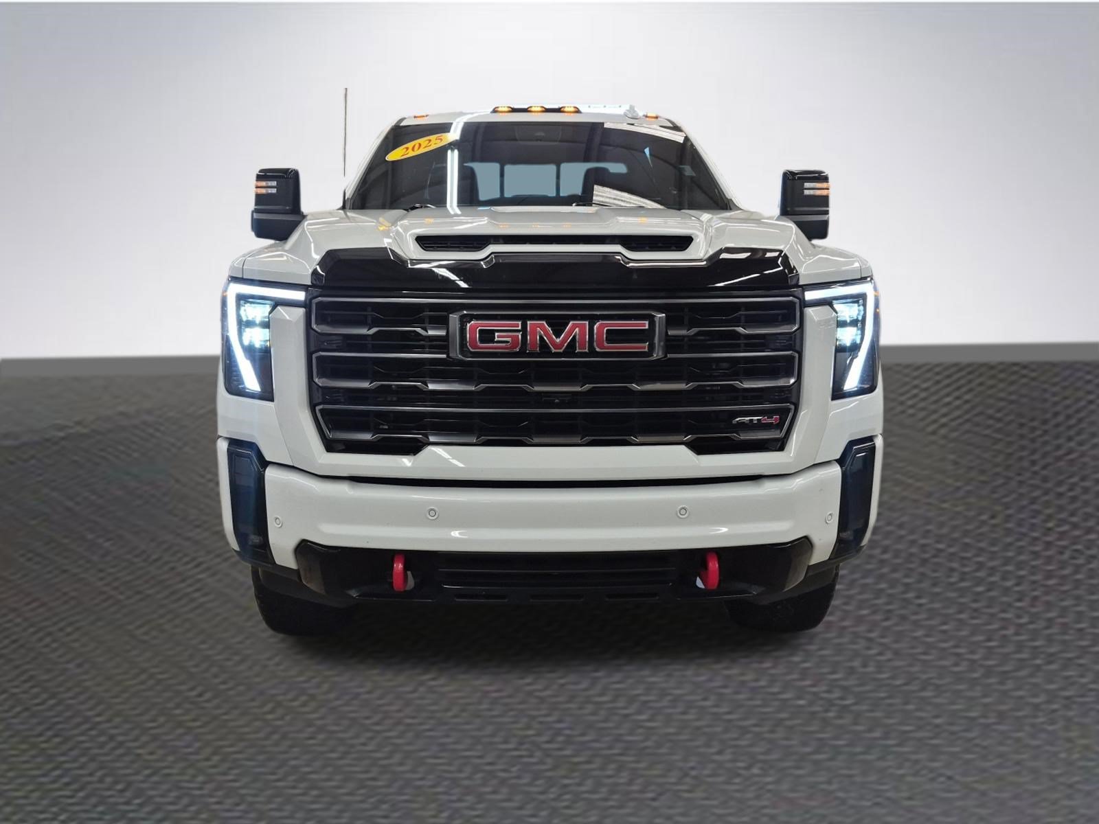 Used 2025 GMC Sierra 2500 AT4 w/ AT4 Premium Plus Package AWD/4WD image 3