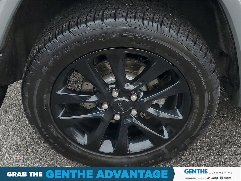 Used 2021 Jeep Grand Cherokee Laredo X image 5