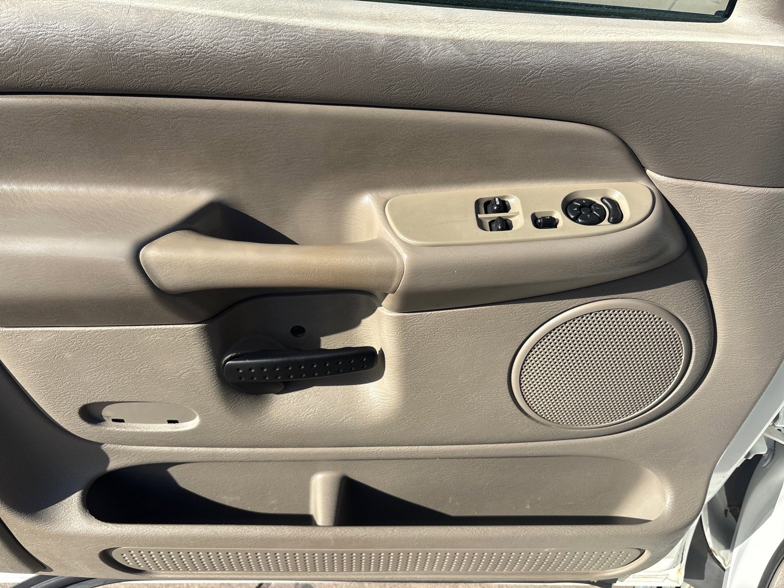 Used 2004 Dodge Ram 2500 Truck SLT w/ Trailer Tow Group image 15