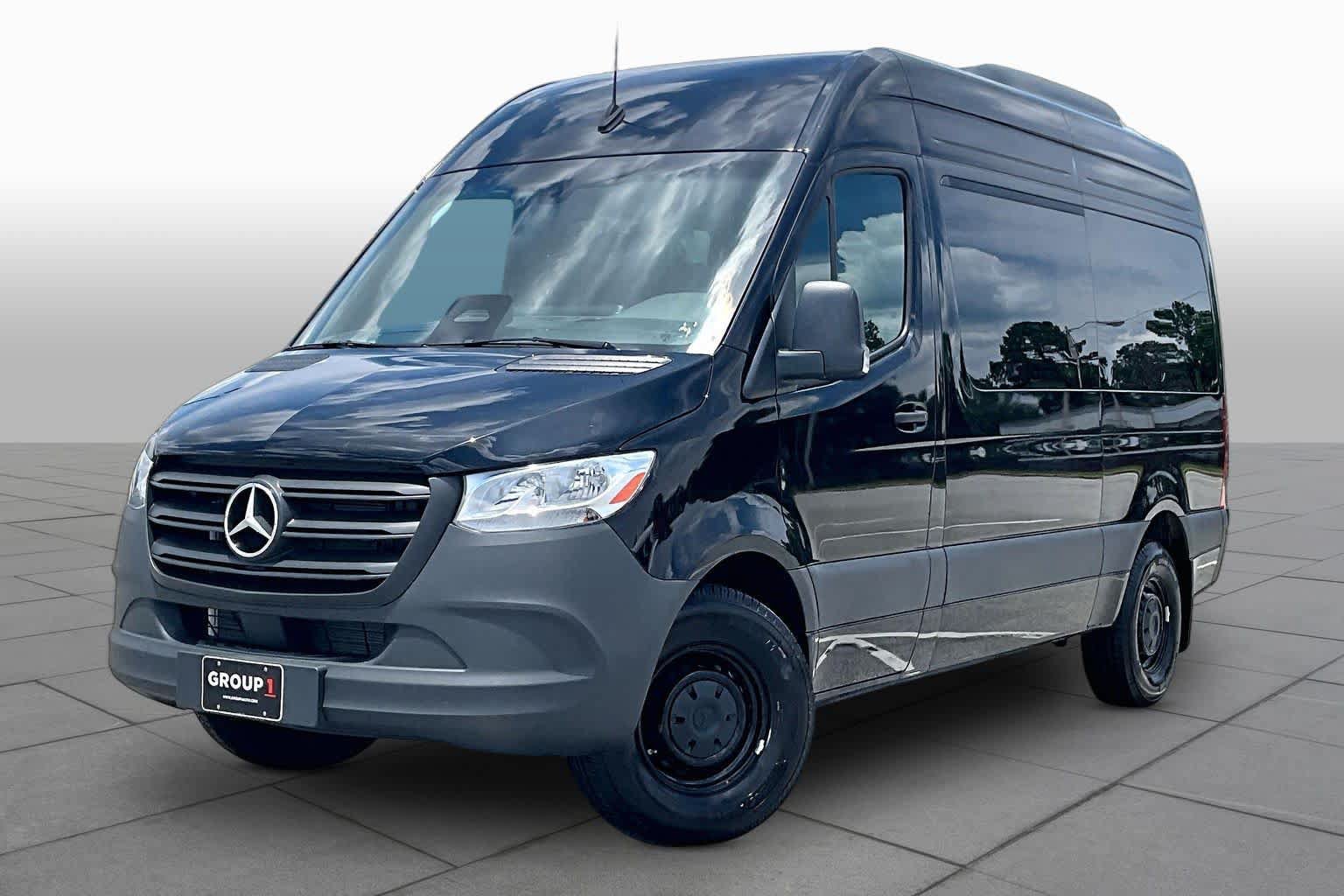 Used 2025 Mercedes-Benz Sprinter 2500 image 2