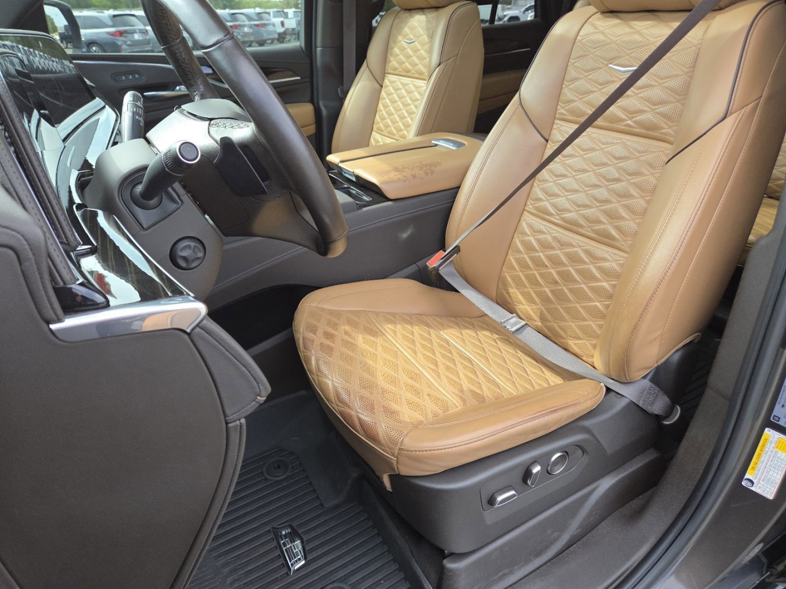 Used 2021 Cadillac Escalade Premium Luxury AWD/4WD image 29