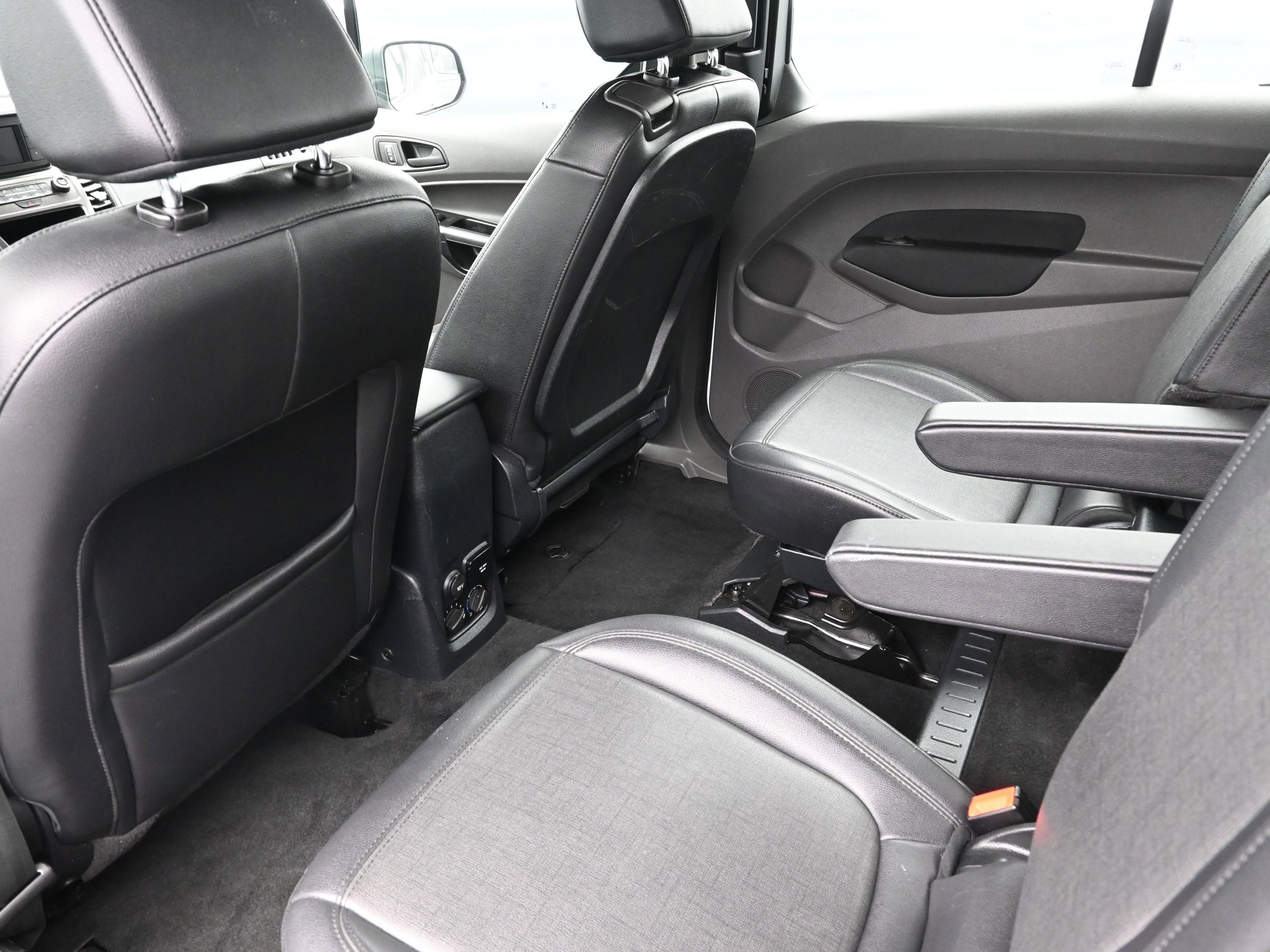 Used 2022 Ford Transit Connect XL image 21