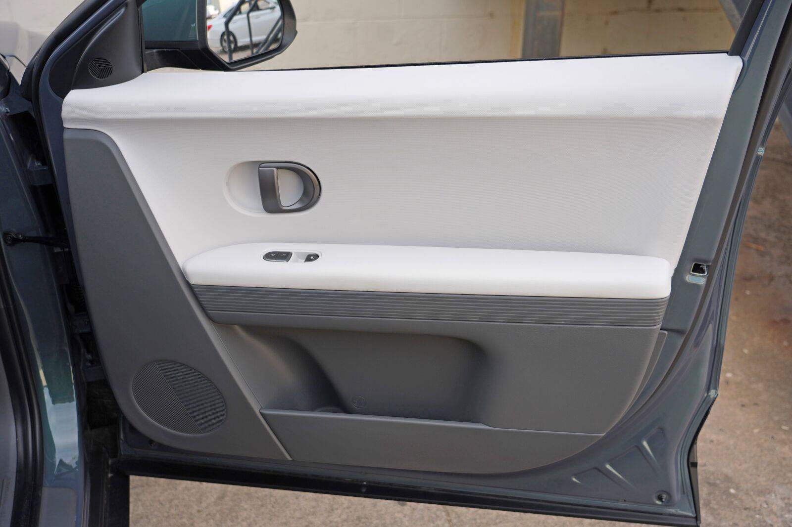 Used 2025 Hyundai Ioniq 5 SE RWD image 42