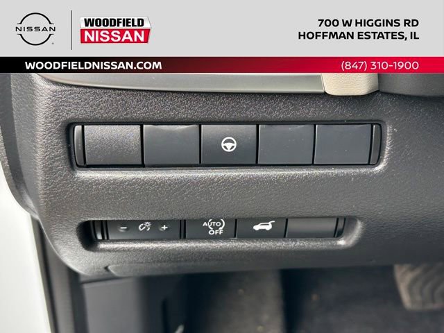 Certified 2025 Nissan Rogue SV image 24