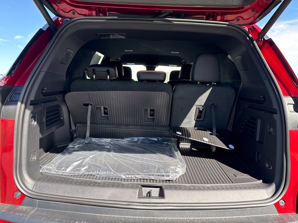 New 2027 Chevrolet Traverse Z71 w/ Driver Confidence Package AWD/4WD image 20