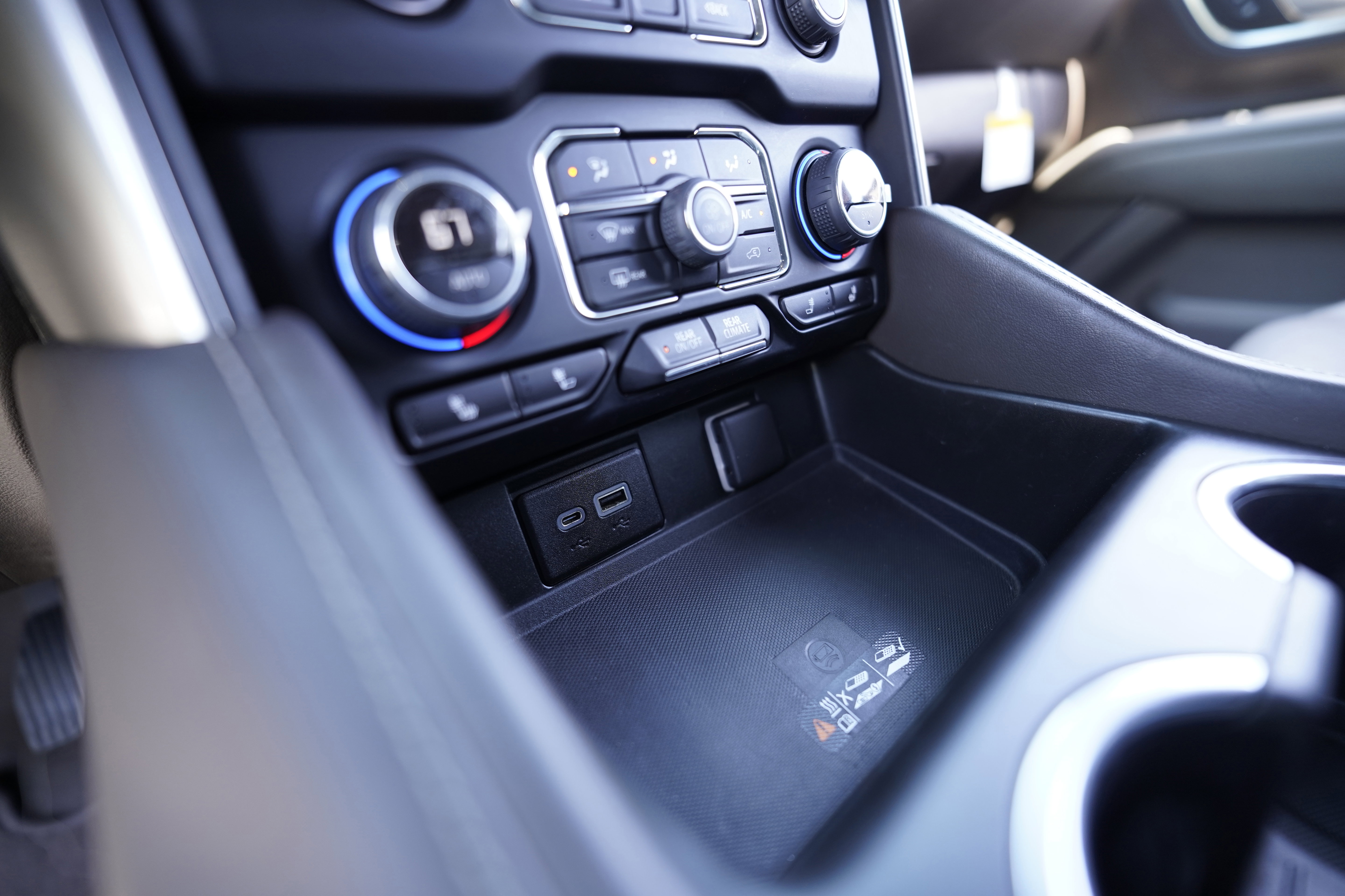 Used 2022 Chevrolet Tahoe LT w/ Luxury Package image 34