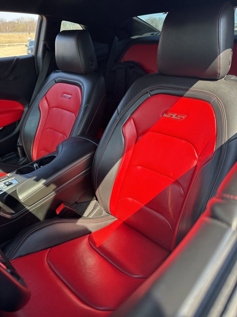 Used 2018 Chevrolet Camaro SS image 7