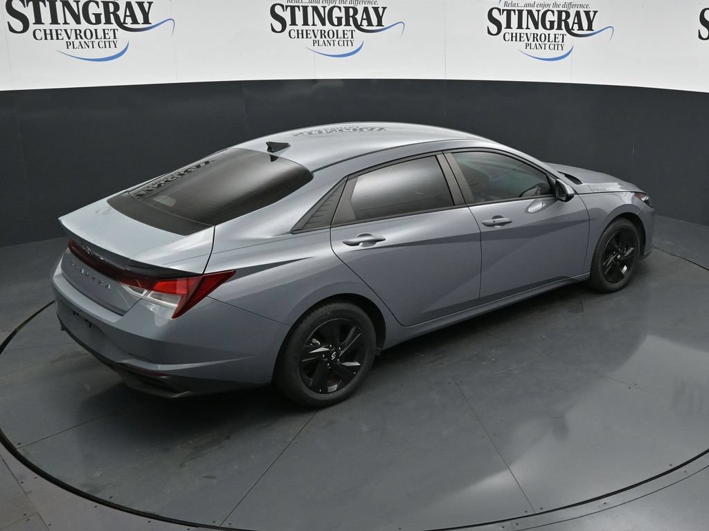 Used 2023 Hyundai Elantra SEL w/ Preferred Accessory Package FWD image 24