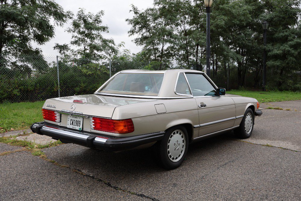 Used 1989 Mercedes-Benz 560 SL image 7