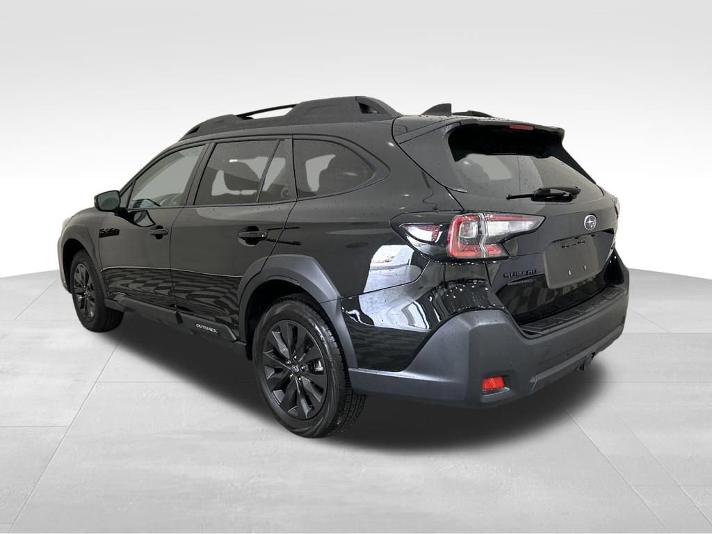 Used 2025 Subaru Outback Onyx Edition image 3